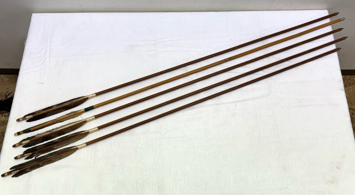 1円〜 弓道 竹矢 無銘 和弓 弓矢 羽矢 矢筒 5本セット まとめて 1円〜 弓道 竹矢 無銘 和弓 弓矢 羽矢 矢筒 5本セット まとめて