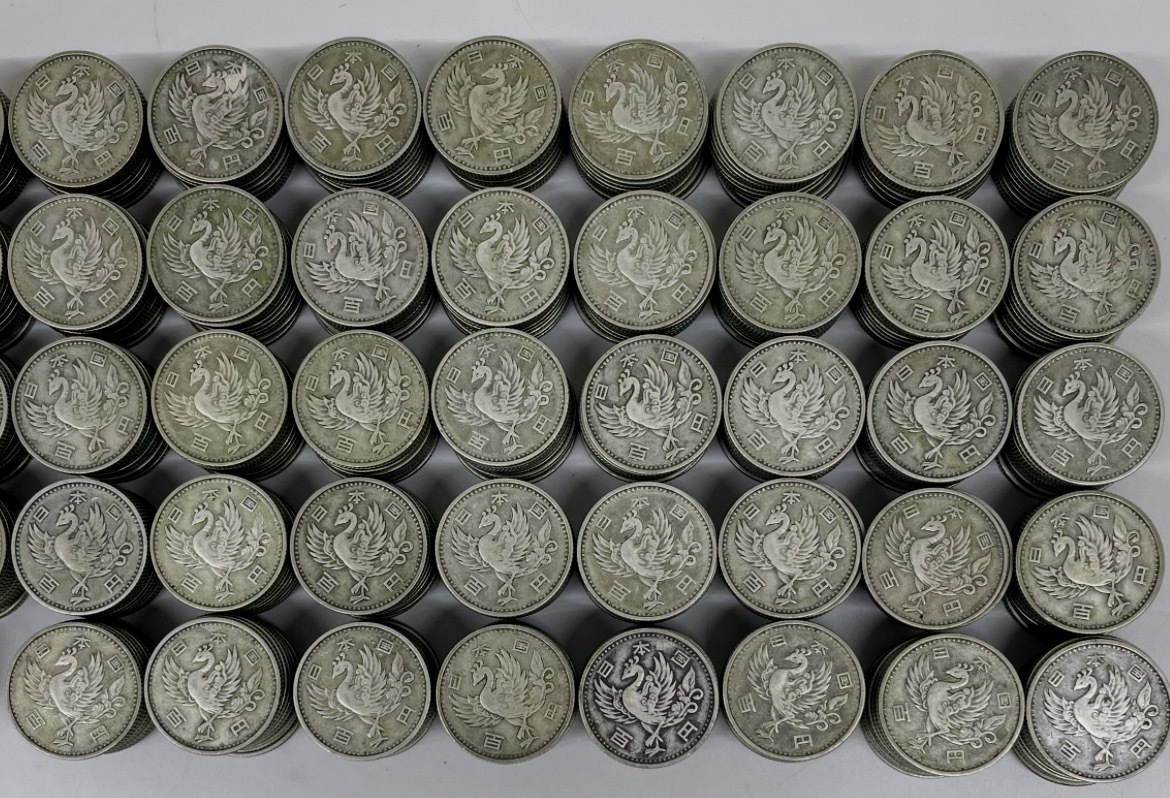 100円銀貨 総重量 約 2690g 稲穂 158枚 鳳凰 407枚 計 565枚 100円銀貨 総重量 約 2690g 稲穂 158枚 鳳凰 407枚 計 565枚