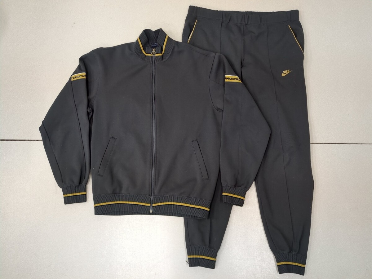 15. 80s NIKE ナイキ レトロ ジャージ 2点 上下 セットアップ 15. 80s NIKE ナイキ レトロ ジャージ 2点 上下 セットアップ