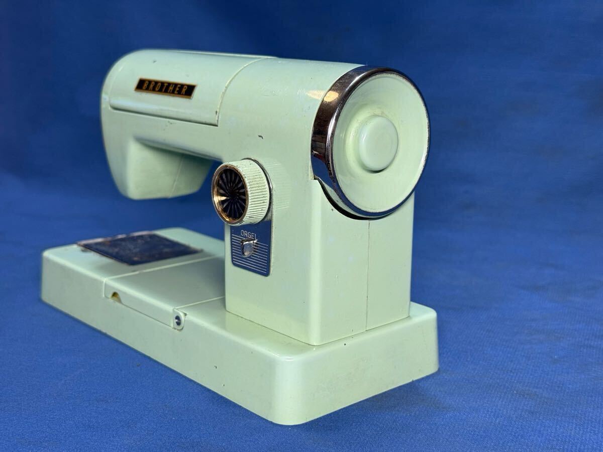 美品 ミシン型シガレットケース ブラザー 本社竣工記念 オルゴール 昭和36年 Yahoo!オークション - 昭和36年 ブラザーミシン 本社新社屋竣工