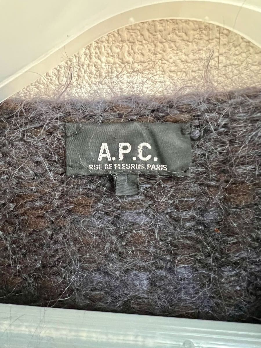 A P C Vネック ニットセーター【フランス製】モヘア35%混入 A P C Vネック ニットセーター【フランス製】モヘア35%混入