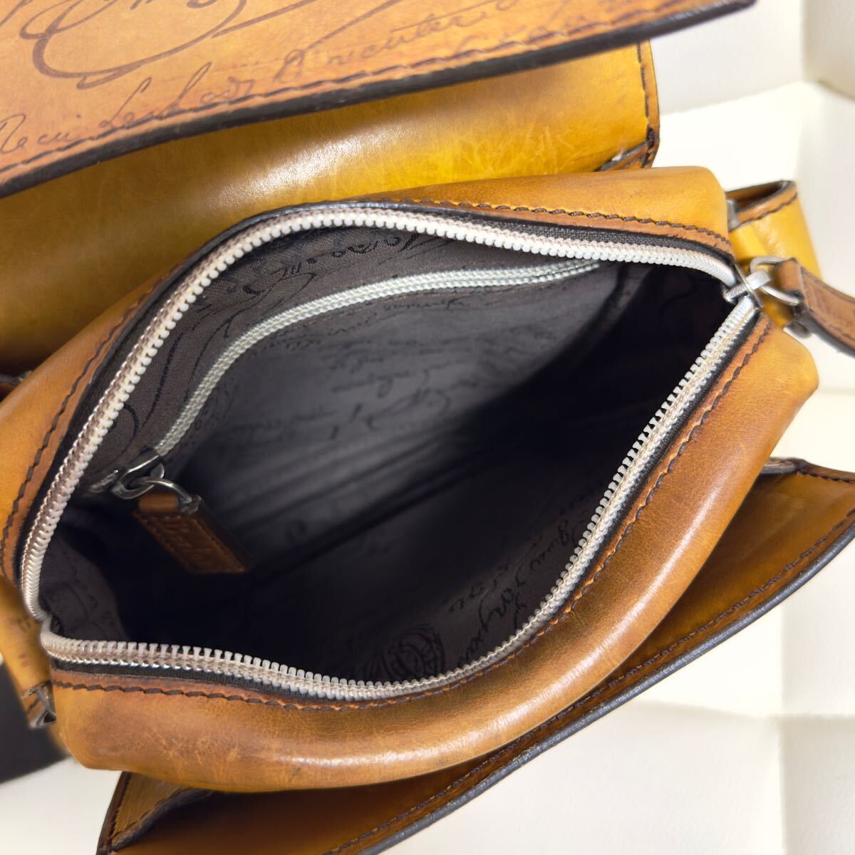 最初期 45万円 ベルルッティ マダムオルガ期 ラプティサコッシュ 最初期 45万円 ベルルッティ マダムオルガ期 ラプティサコッシュ