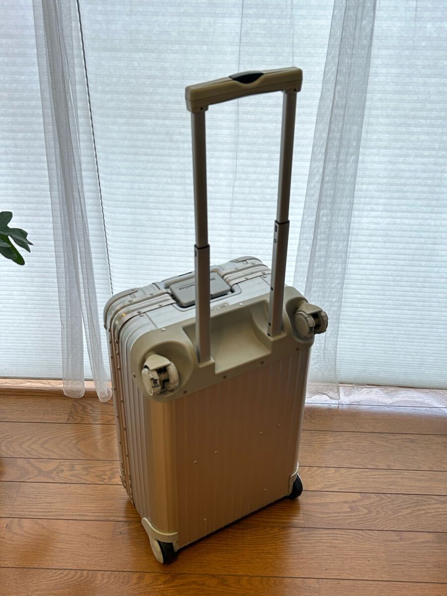 【美品】希少　コラボ　RIMOWA×PORSCHE アメニティケース ☆911個限定☆リモワ×ポルシェコラボ☆スーツケース キャビン