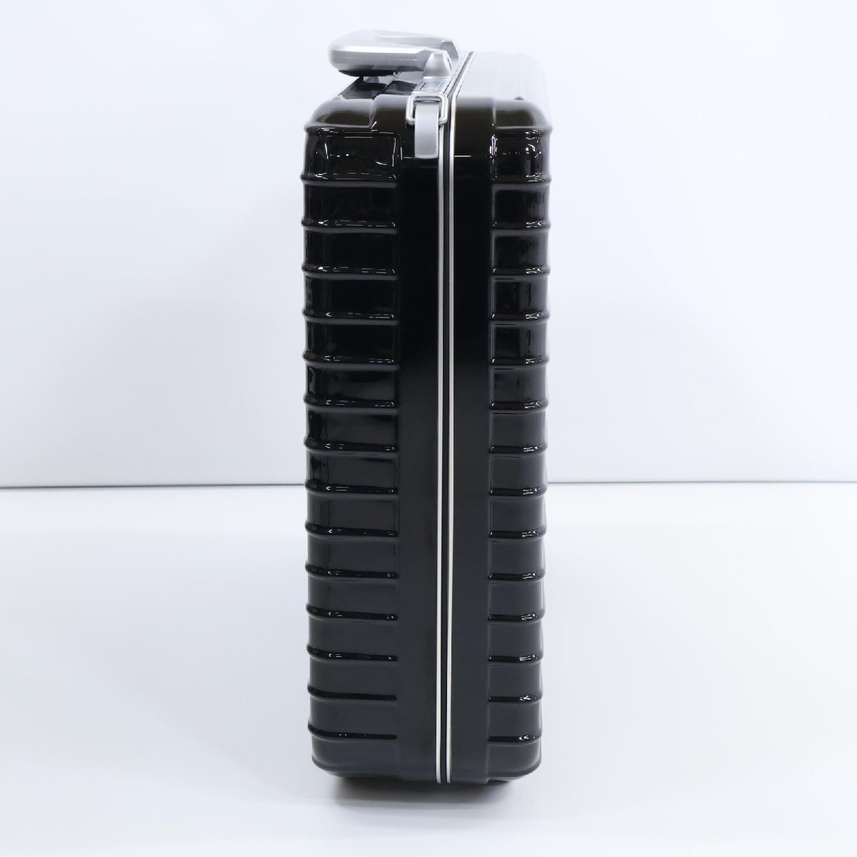 美品/1円】 RIMOWA リモワ 881.12 LIMBO/リンボ 美品/1円】 RIMOWA リモワ 881.12 LIMBO/リンボ