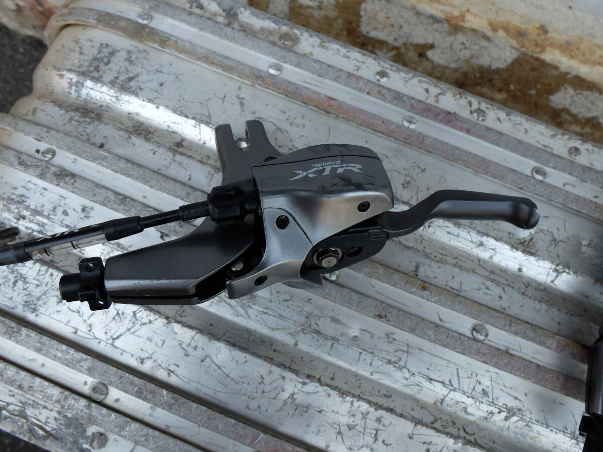 shimano XTR ST-M960 デュアルコントロールレバー シフトレバー 3x9s 中古　汚れ/傷あり/動きはスムーズでした?！?シマノ OLD MTB