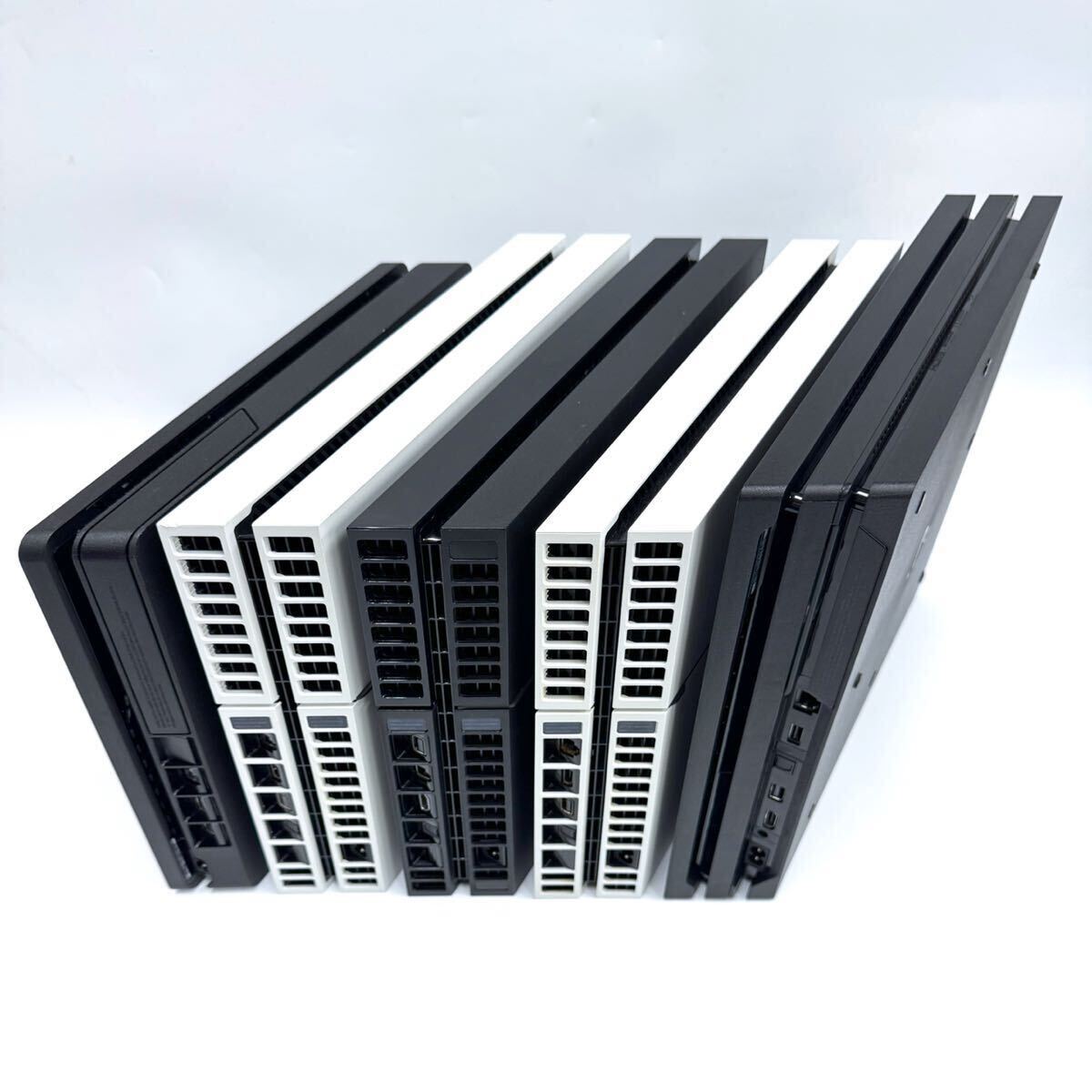 5台 PS4 本体 CUH-7200B 1台 / CUH-2000A 1台 / CUH-1200A 2台 5台 PS4 本体 CUH-7200B 1台 / CUH-2000A 1台 / CUH-1200A 2台