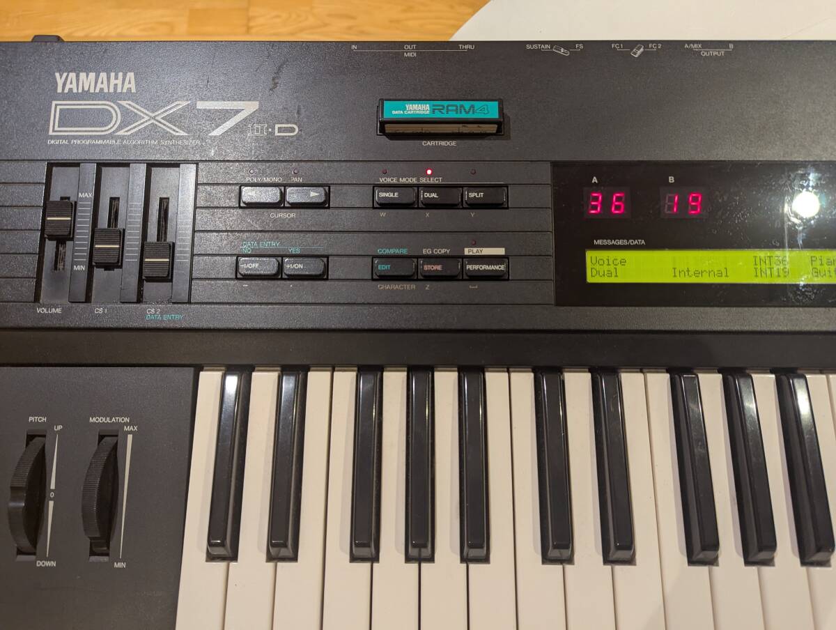 音出しOK】YAMAHA DX7 II-D カートリッジ付き【中古・現状 音出しOK】YAMAHA DX7 II-D カートリッジ付き【中古・現状