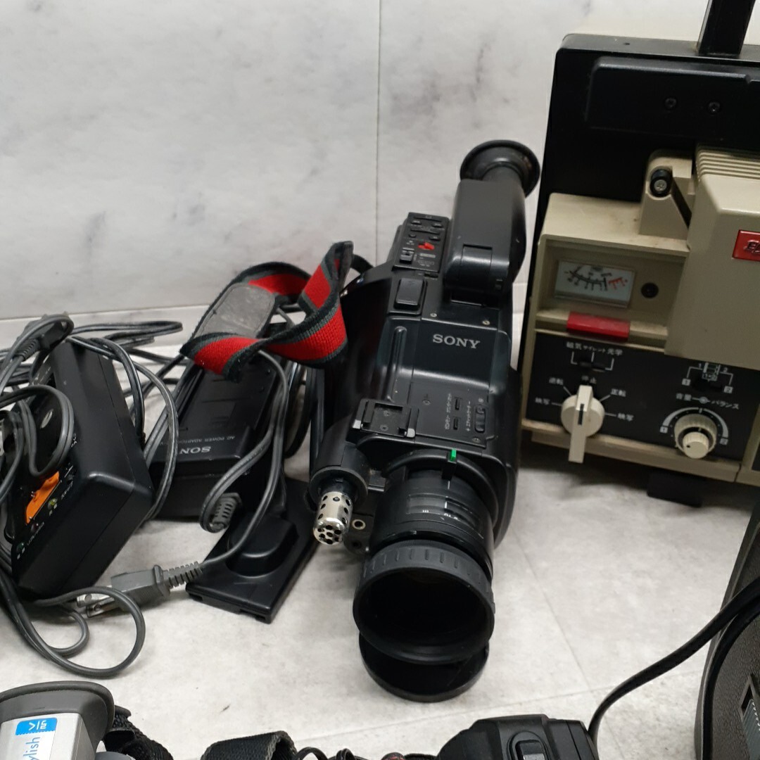 FN-250418-114-J 映写機 ビデオカメラ 8mmカメラ デジタルビデオ FN-250418-114-J 映写機 ビデオカメラ 8mmカメラ デジタルビデオ
