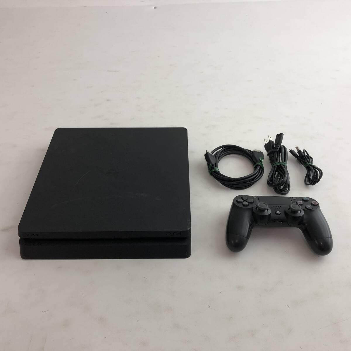 02w13829【1円~】SONY PlayStation4 (CUH-2000A) Jet Black 02w13829【1円~】SONY PlayStation4 (CUH-2000A) Jet Black