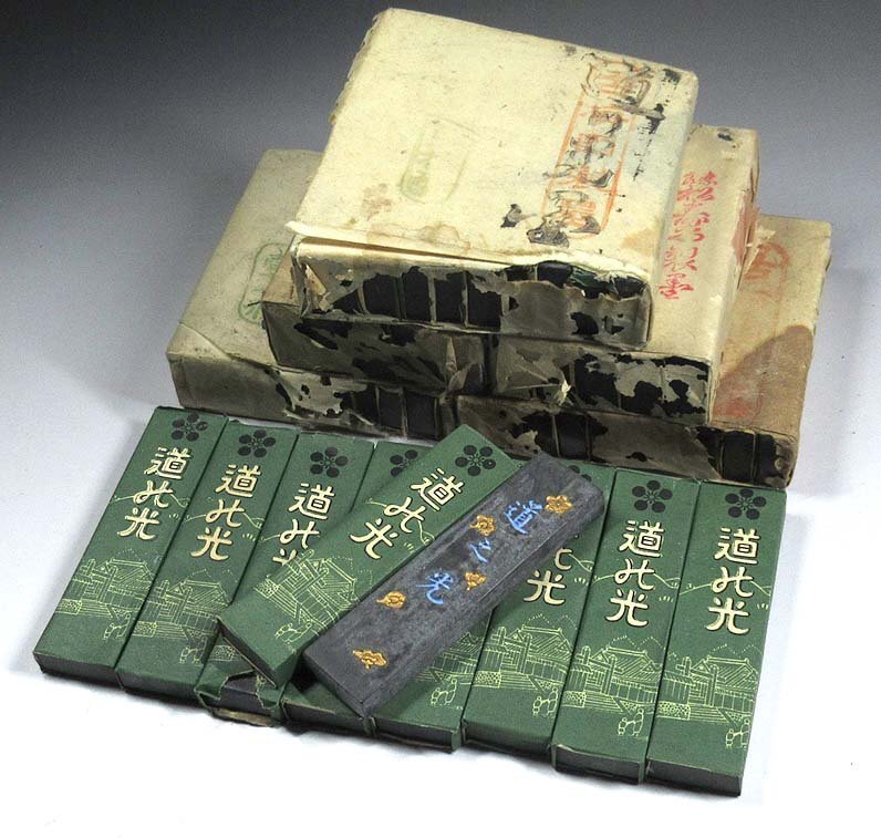 緑屋s□ 時代物 未使用 古墨 古梅園 6箱 49点 箱付 道之光 千鶴 緑屋s□ 時代物 未使用 古墨 古梅園 6箱 49点 箱付 道之光 千鶴