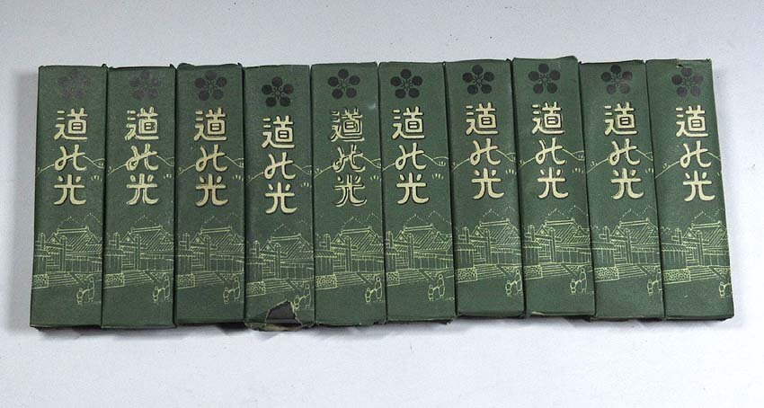 緑屋s□ 時代物 未使用 古墨 古梅園 6箱 49点 箱付 道之光 千鶴 緑屋s□ 時代物 未使用 古墨 古梅園 6箱 49点 箱付 道之光 千鶴