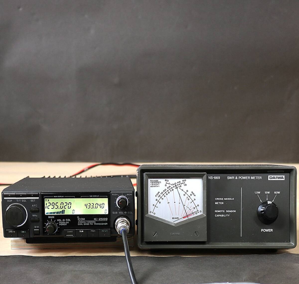 * редкий ICOM Icom IC-2500M J нет 430/1200MHz белый цвет LED 2 частота средний энергия машина ( поиск :TM-833 TM-841 FT-5800 TM-842 )