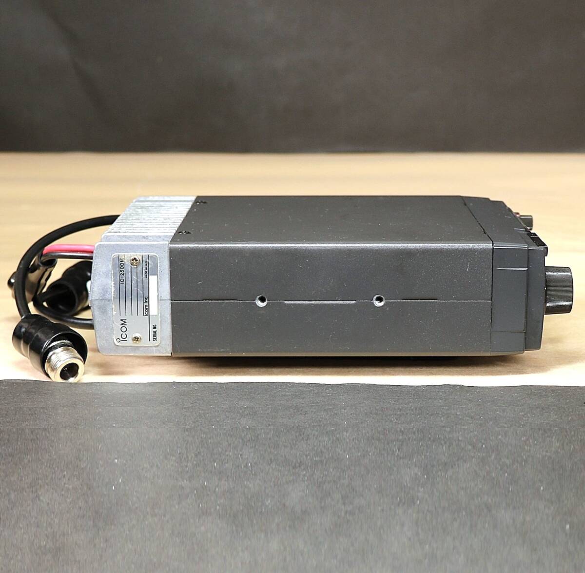 * редкий ICOM Icom IC-2500M J нет 430/1200MHz белый цвет LED 2 частота средний энергия машина ( поиск :TM-833 TM-841 FT-5800 TM-842 )