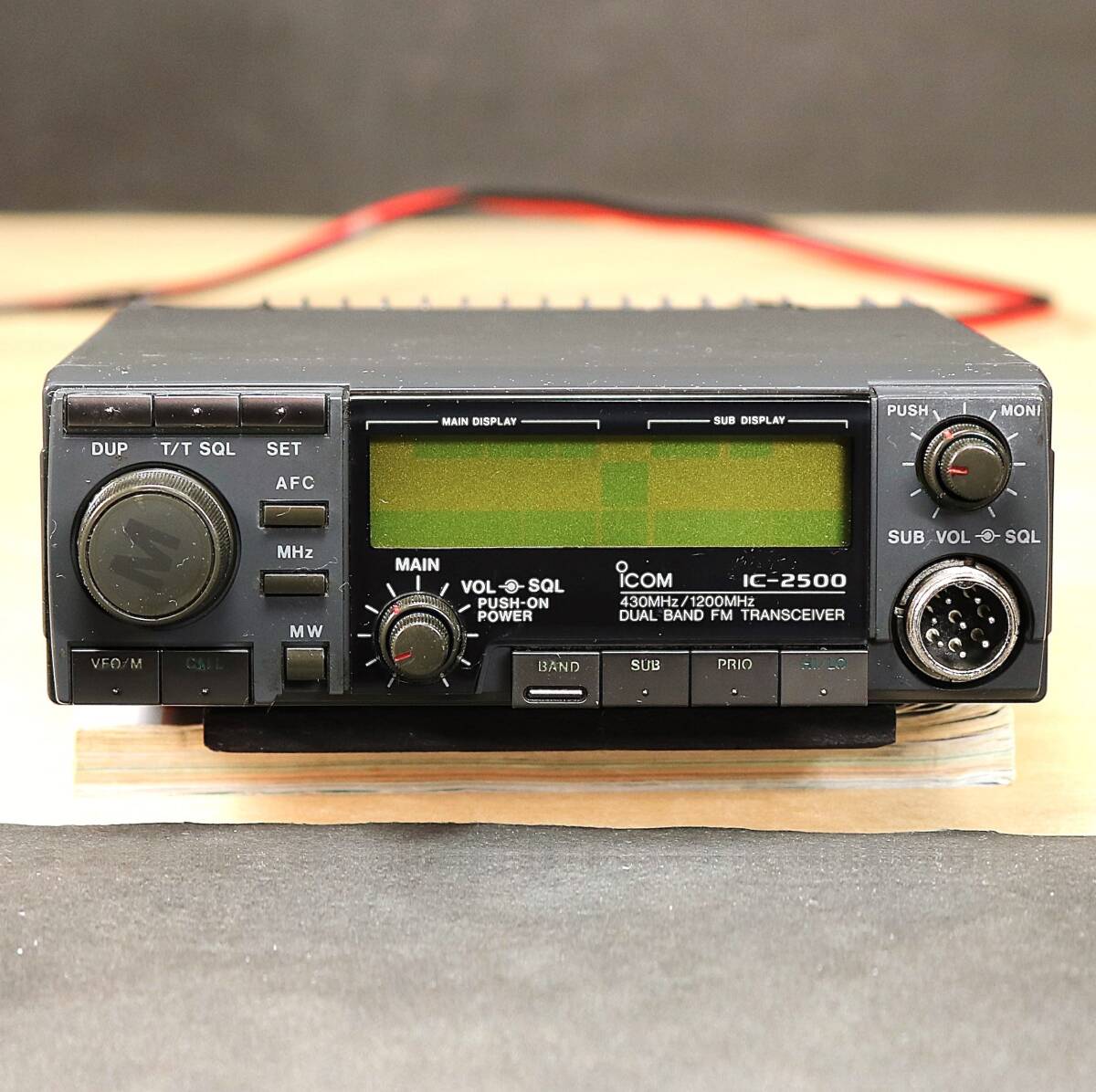 * редкий ICOM Icom IC-2500M J нет 430/1200MHz белый цвет LED 2 частота средний энергия машина ( поиск :TM-833 TM-841 FT-5800 TM-842 )