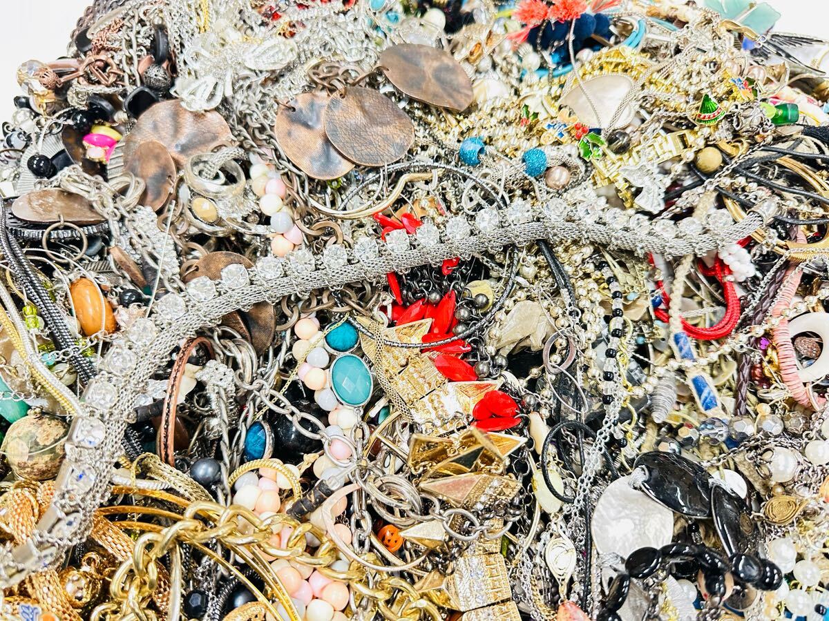 イミテーション アクセサリー まとめ売り 約 21.5kg ネックレス イミテーション アクセサリー まとめ売り 約 21.5kg ネックレス
