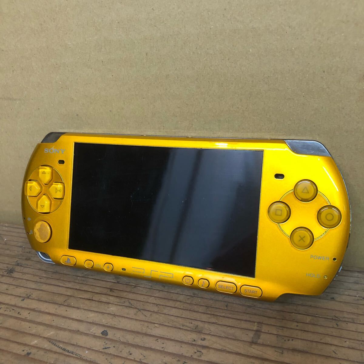 29)1円スタート〜 PSP-3000 ブライトイエロー ジャンク 29)1円スタート〜 PSP-3000 ブライトイエロー ジャンク