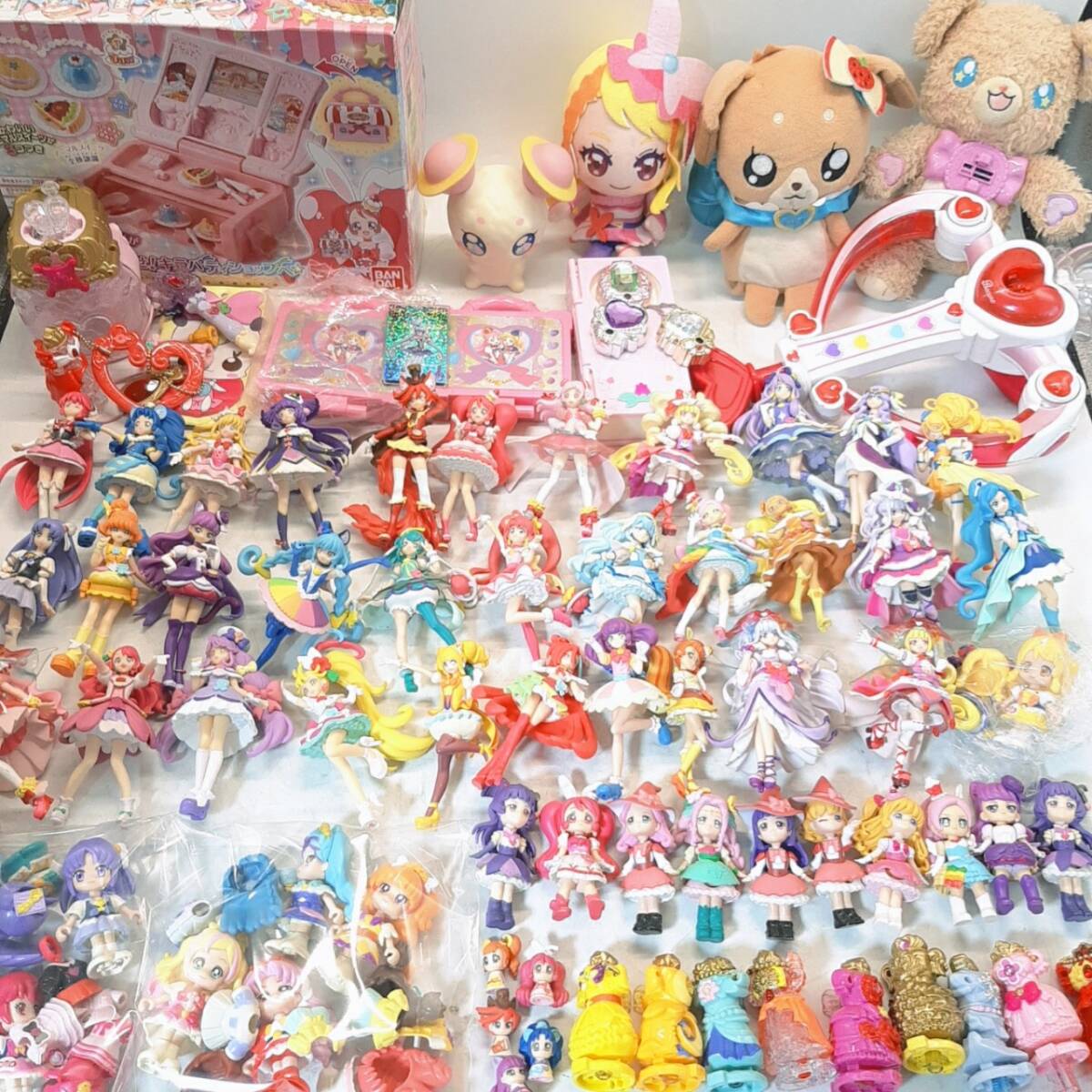 s165【1円~】 プリキュア グッズ まとめ 大量 フィギュア s165【1円~】 プリキュア グッズ まとめ 大量 フィギュア