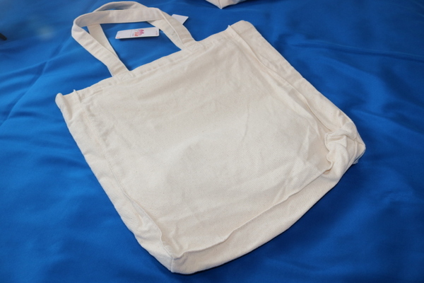  JoJo's Bizarre Adventure . сторона .. большая сумка неотбеленная ткань верхняя часть застежка-молния есть JOJO новый товар не использовался 