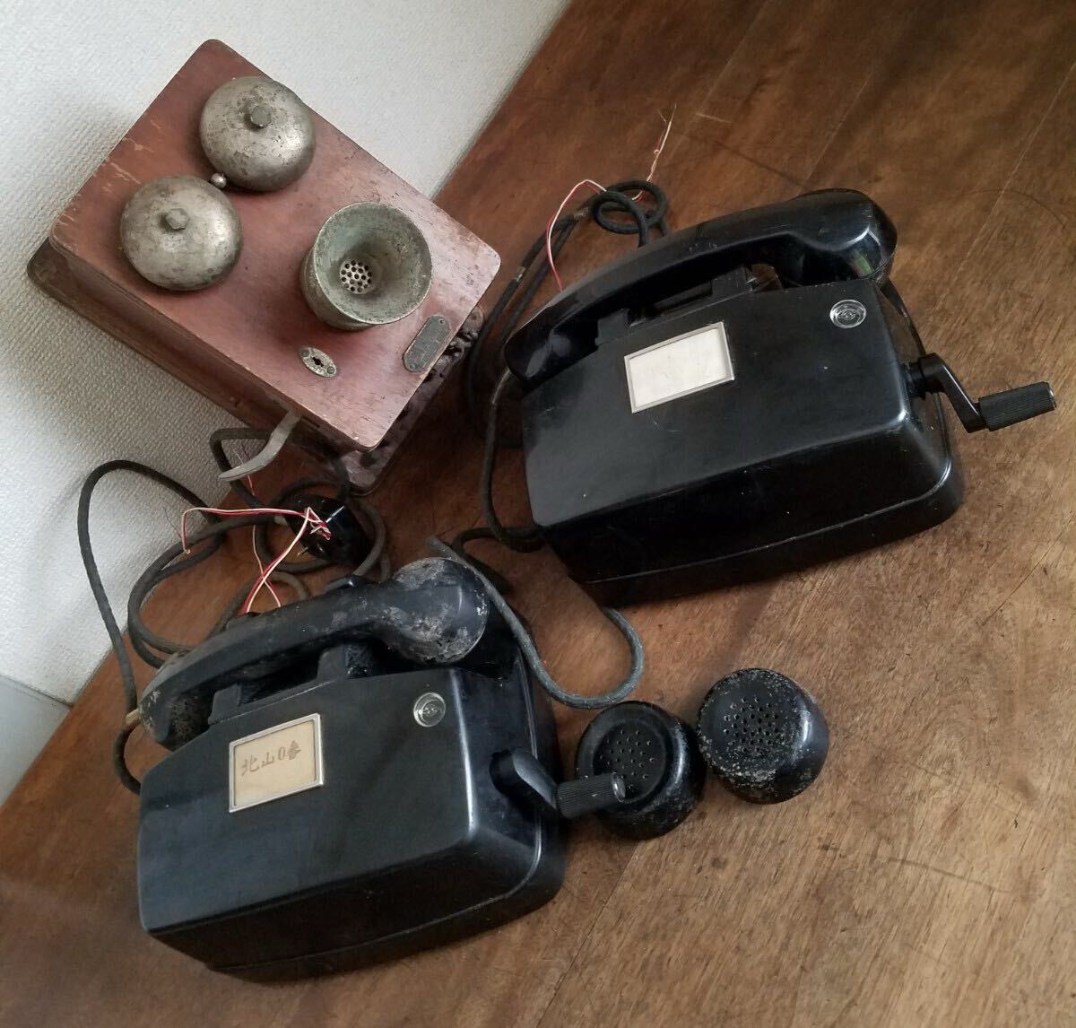 蔵出 当時物 アンティーク 電話機 3点 セット OKI JAPAN 木製 蔵出 当時物 アンティーク 電話機 3点 セット OKI JAPAN 木製