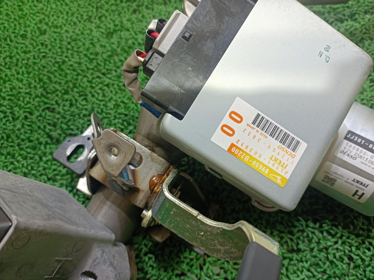 ダイハツ　ステアリングコラム　ムーヴ　DBA-LA100S　LA100S　2011?。yj　NSP262642