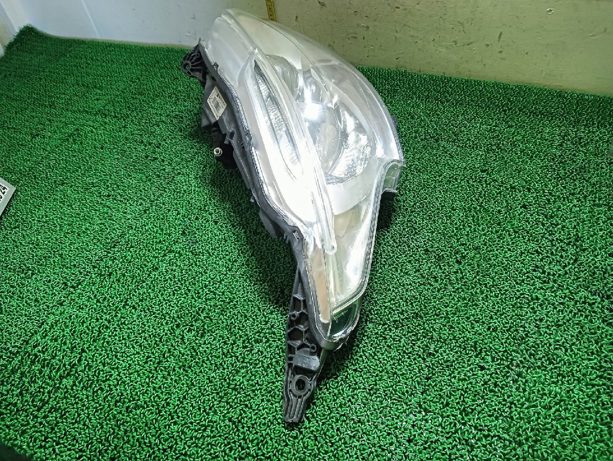 プジョー 右 ヘッドライト 208 ABA-A9CHM01, 2015 #hyj NSP235051