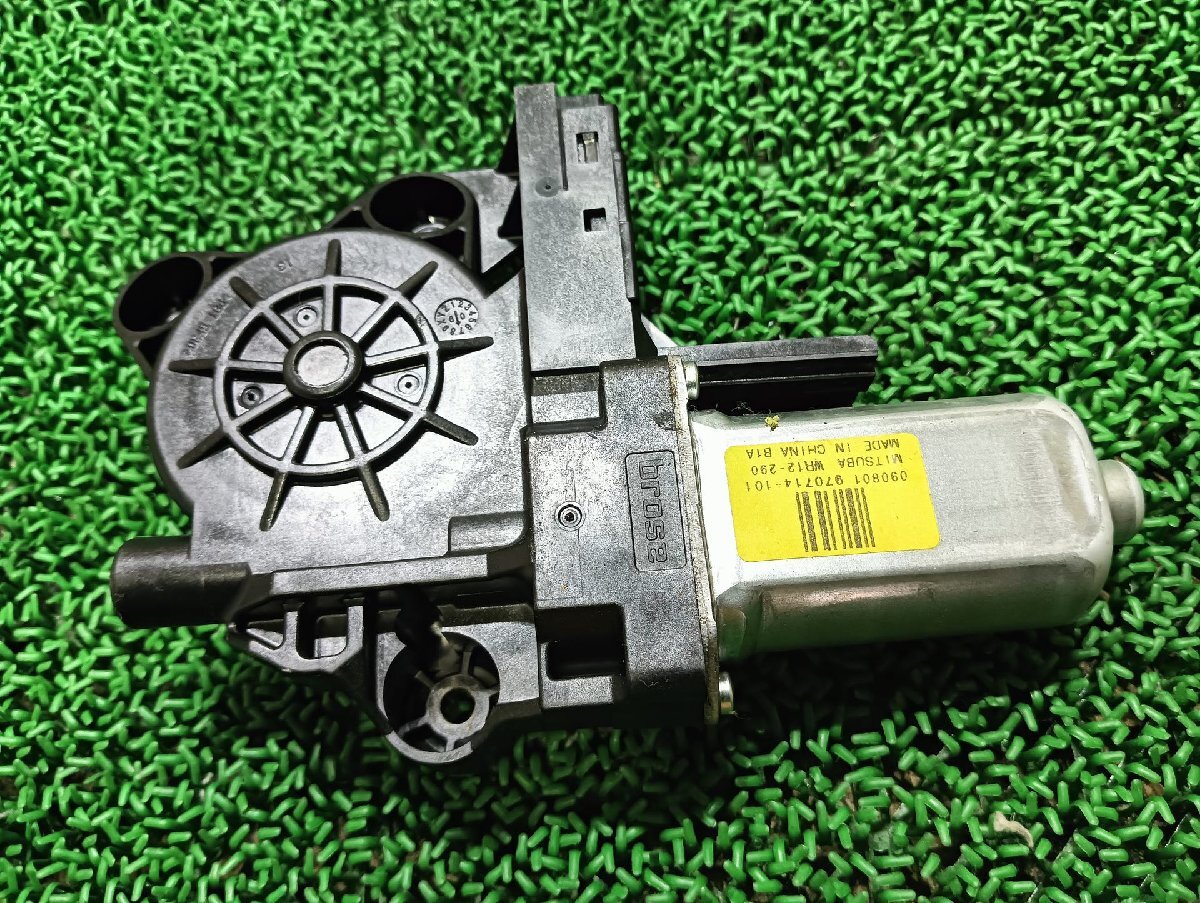 ボルボ 右 フロントウィンドウレギュレータモーター V70 DBA-BB5254W, 2010 #hyj NSP235179