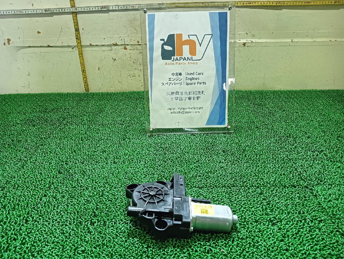 ボルボ 右 フロントウィンドウレギュレータモーター V70 DBA-BB5254W, 2010 #hyj NSP235179