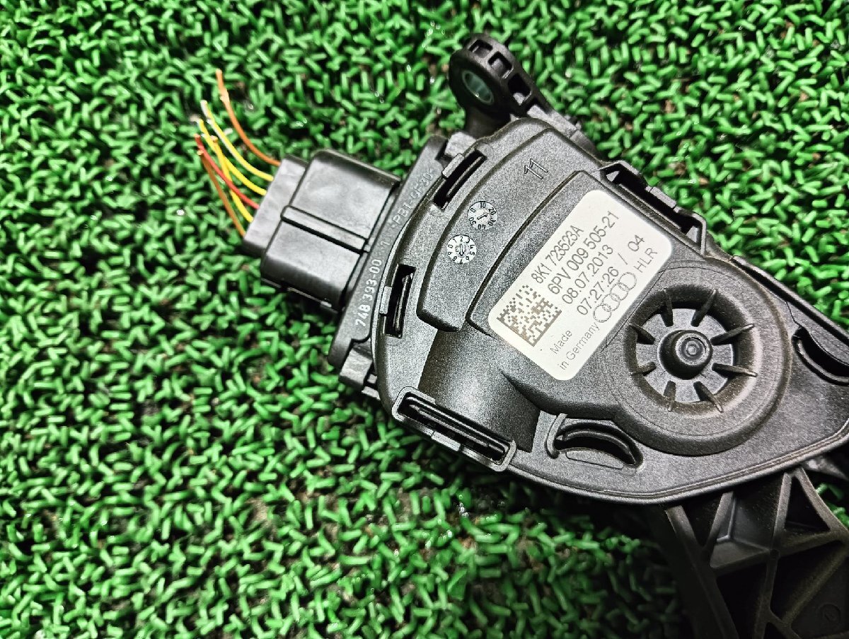 アウディ アクセルペダル A6アバント DBA-4GCGWS, 2014 #hyj NSP240140