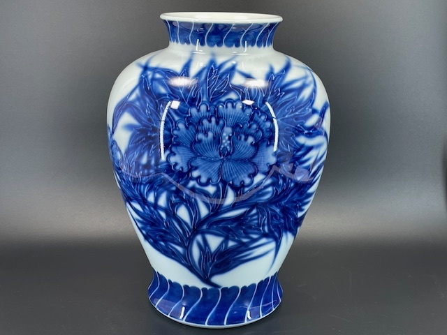 深川製磁 美術有田焼 花瓶 絵付け 牡丹 高さ31cm×直径23cm(約 深川製磁 美術有田焼 花瓶 絵付け 牡丹 高さ31cm×直径23cm(約