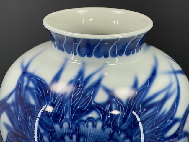 深川製磁 美術有田焼 花瓶 絵付け 牡丹 高さ31cm×直径23cm(約 深川製磁 美術有田焼 花瓶 絵付け 牡丹 高さ31cm×直径23cm(約