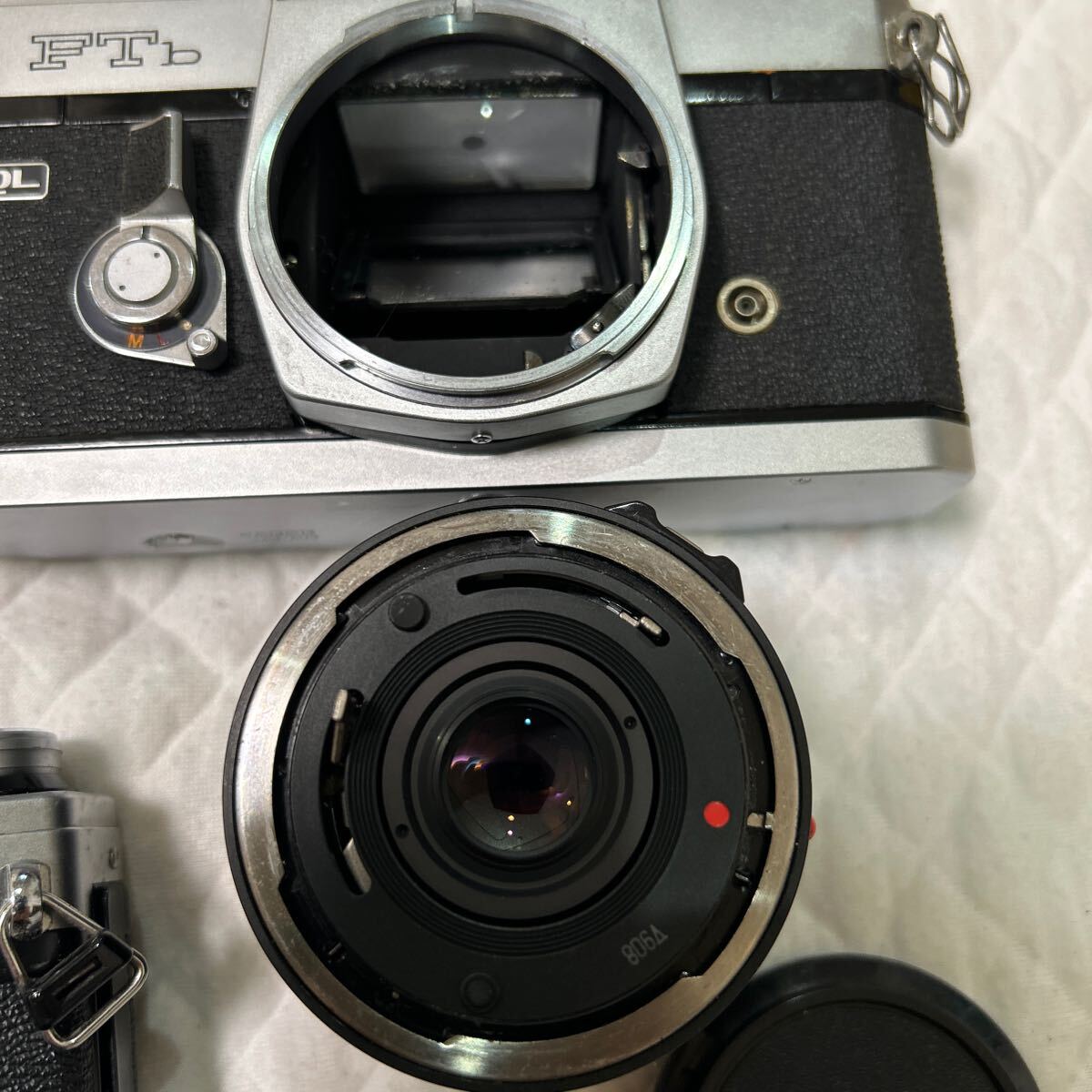 A283) CANON AE-1 FD 50mm F1.4/Canon FTb QLFD 28mm F2.8 A283) CANON AE-1 FD 50mm F1.4/Canon FTb QLFD 28mm F2.8