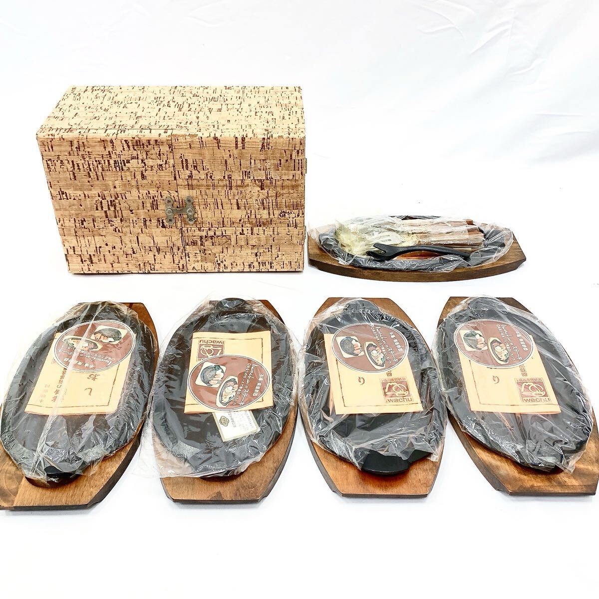 未使用】岩鋳 南部鉄器 ステーキ皿 5枚セット ナイフ フォーク 未使用】岩鋳 南部鉄器 ステーキ皿 5枚セット ナイフ フォーク