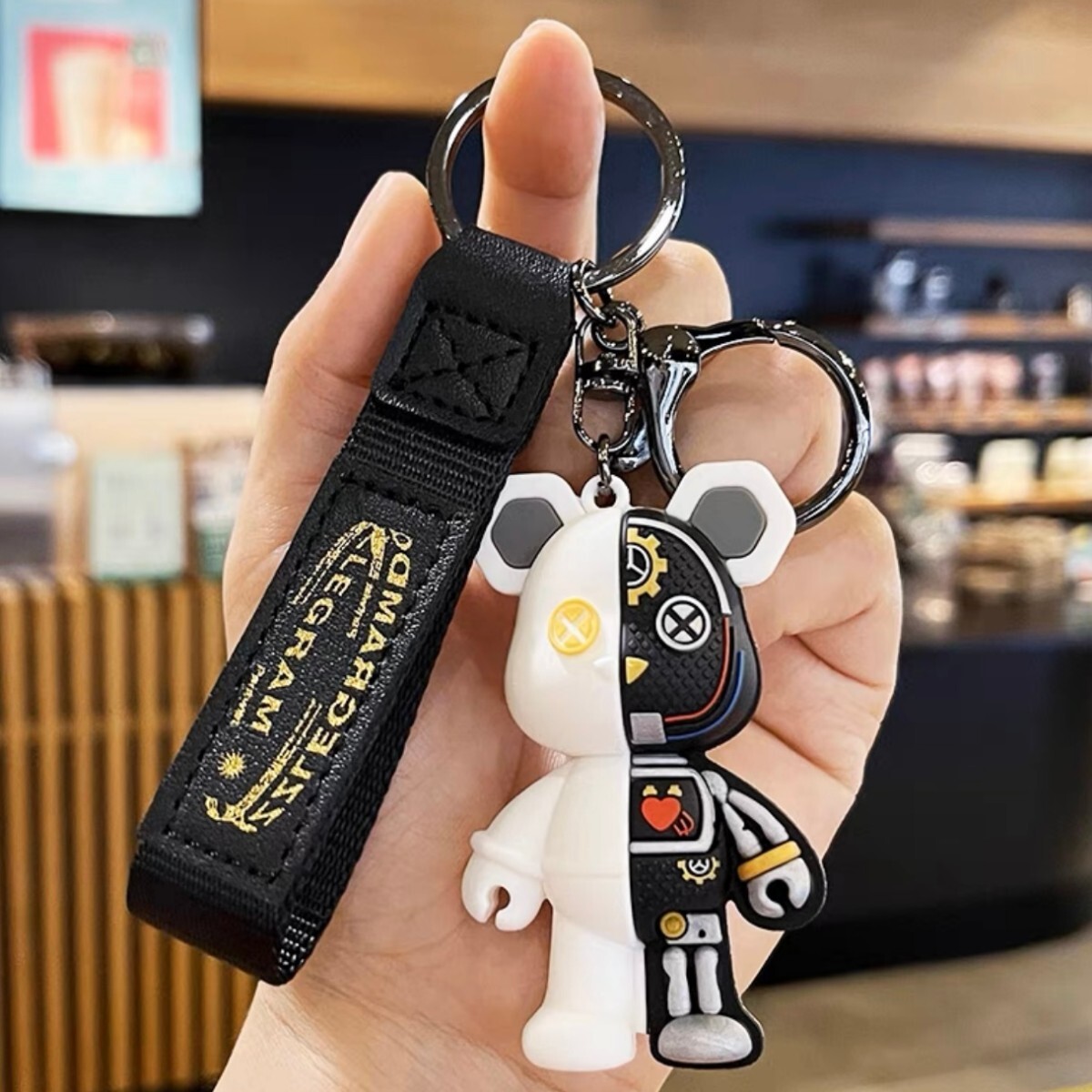 新品2点セット ベアブリック キーホルダー ロボット ストラップ 新品2点セット ベアブリック キーホルダー ロボット ストラップ