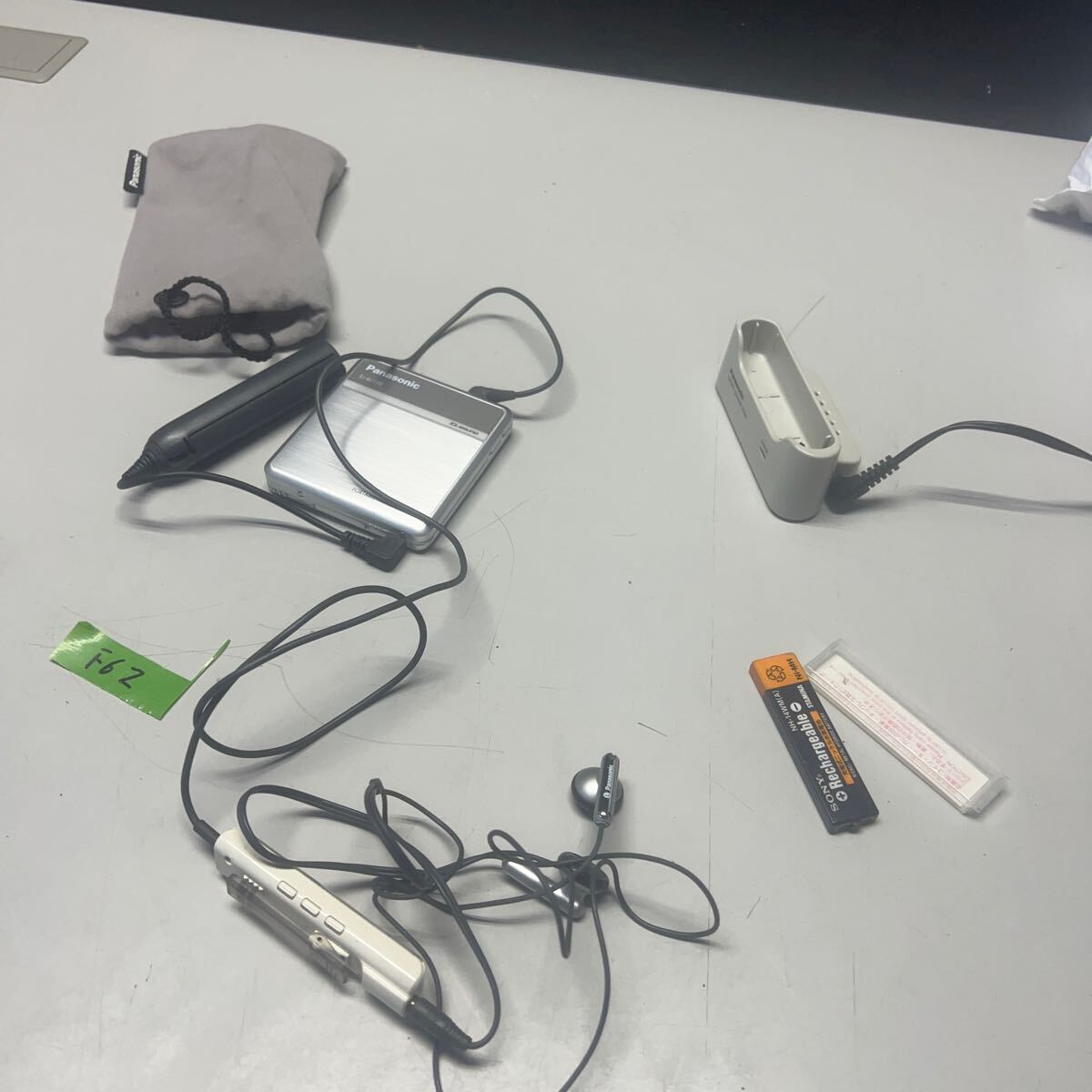 q F62 レタパ600円発送 中古 Panasonic SJ-MJ100 ポータブルMD q F62 レタパ600円発送 中古 Panasonic SJ-MJ100 ポータブルMD