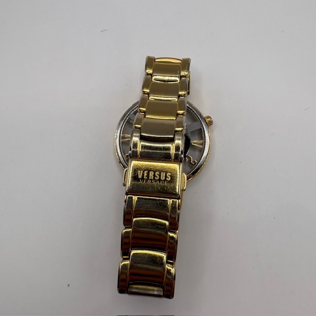 VERSACE ヴェルサーチ ヴェルサス 腕時計 VSP490618 SS VERSACE ヴェルサーチ ヴェルサス 腕時計 VSP490618 SS