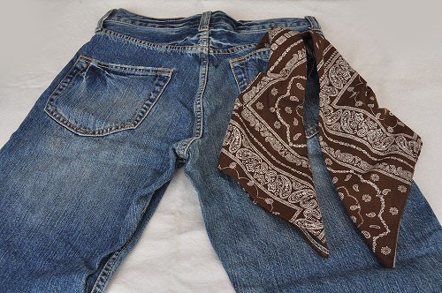 送料込み　大判 バンダナ　ダークブラウン　新品　コットン　ペイズリー柄　大判サイズ　大きいカラフルなハンカチ_画像9