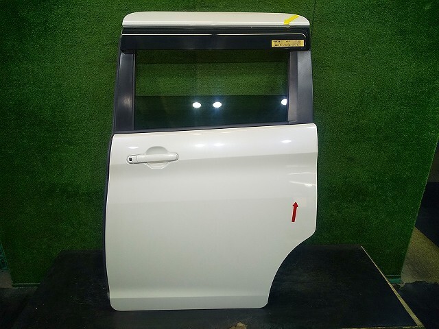 ソリオ DBA-MA26S 左リアドア ZVR 0000077785