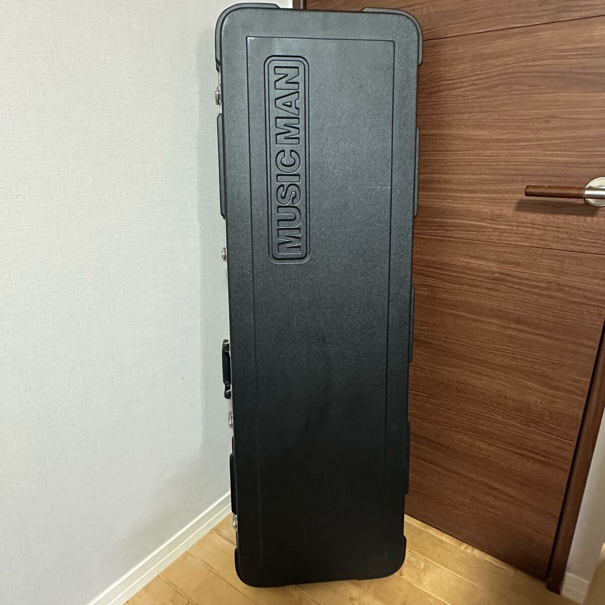 希少! MUSICMAN ミュージックマン スティングレイ STINGRAY エレキベース用 ハードケース 輸送ケース フライトケース 純正ケース 楽器 機材
