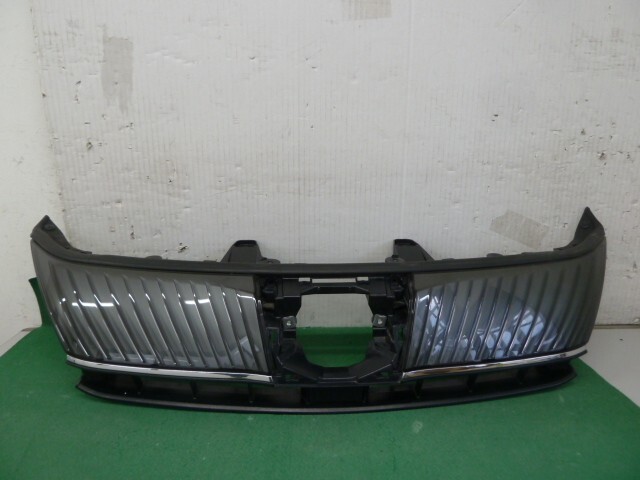 ハリアー DBA-ZSU60W ラジエータグリル 後期 ブラックタイプ 369788