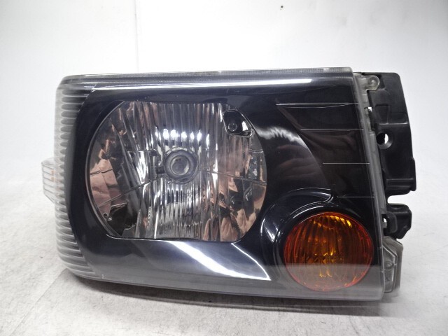 クリッパー GBD-U71V 右ヘッドライト ランプ 243986
