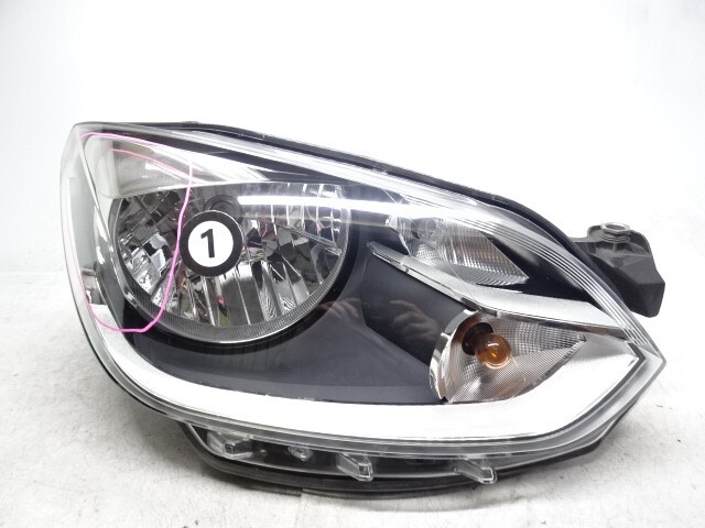 VW アップ！ DBA-AACHY 右ヘッドライト ランプ 244246
