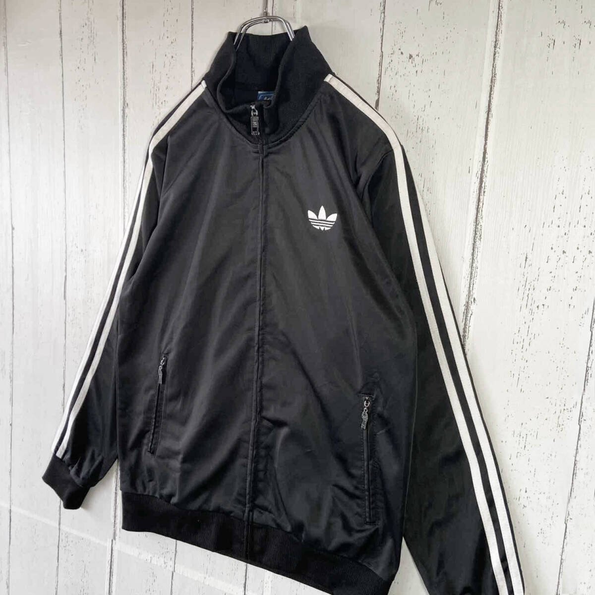 USED】 アディダス adidas トラックジャケット 刺繍ロゴ 3 USED】 アディダス adidas トラックジャケット 刺繍ロゴ 3