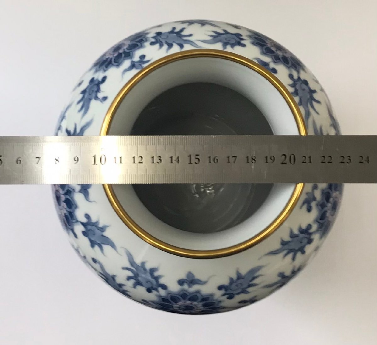 1円~【保管品】大倉陶園 呉須染付 呉須唐草紋 花瓶 花入れ 花器 1円~【保管品】大倉陶園 呉須染付 呉須唐草紋 花瓶 花入れ 花器