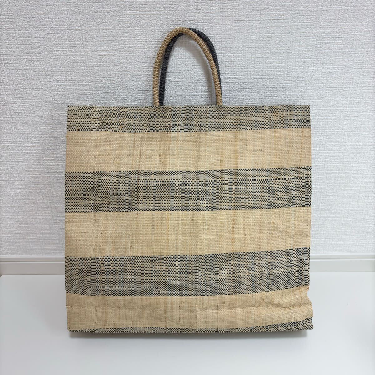 美品】Agnes b アニエスベー ラフィア トートバッグ かごバッグ 美品】Agnes b アニエスベー ラフィア トートバッグ かごバッグ