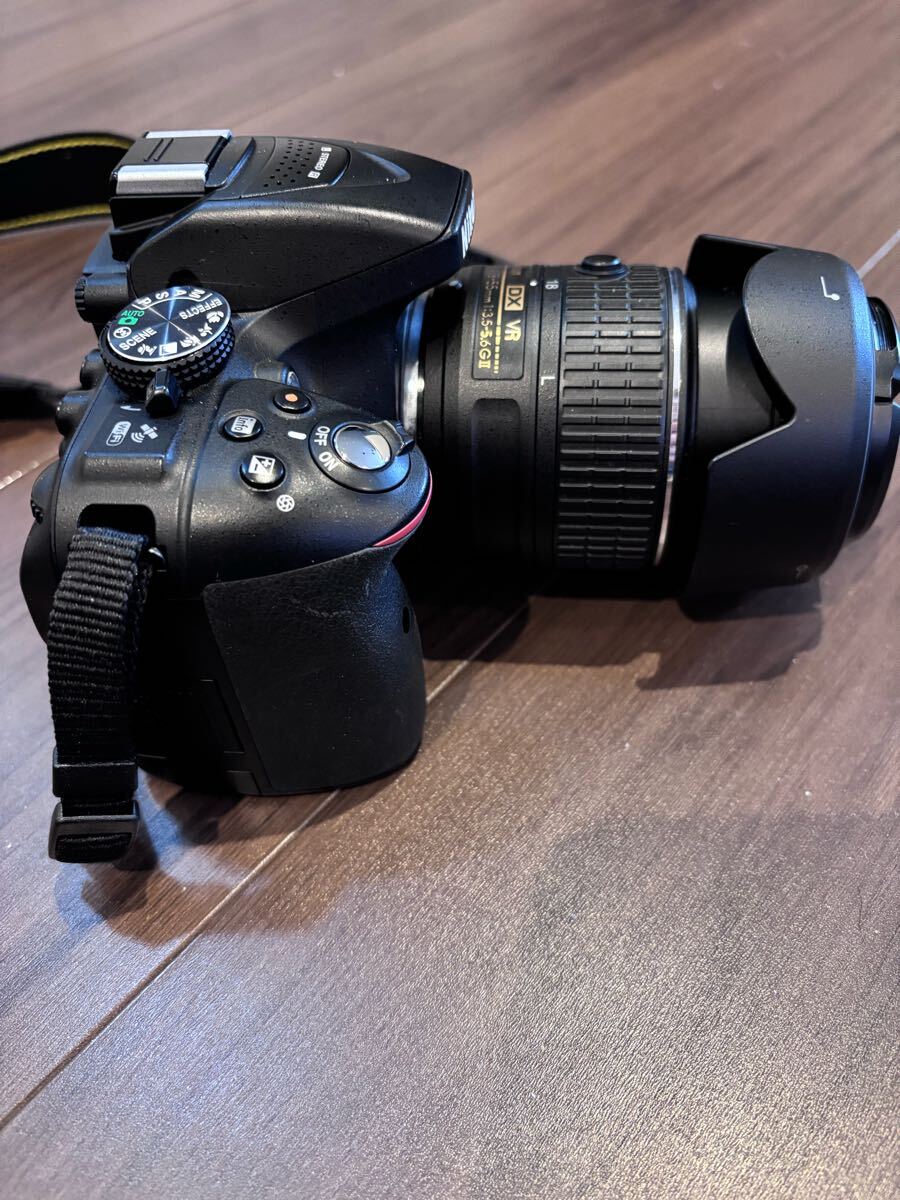 Nikon ニコン D5300 AF-S DX 18-55mm F3.5-5.6G VR II Kit Nikon ニコン D5300 AF-S DX 18-55mm F3.5-5.6G VR II Kit