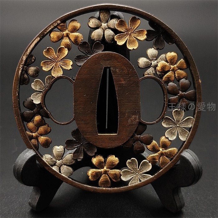 刀鍔 桜の図 銅地 絵金銀 鍔 つば 鐔 刀鐔 刀の鍔 日本刀装具 刀鍔 桜の図 銅地 絵金銀 鍔 つば 鐔 刀鐔 刀の鍔 日本刀装具