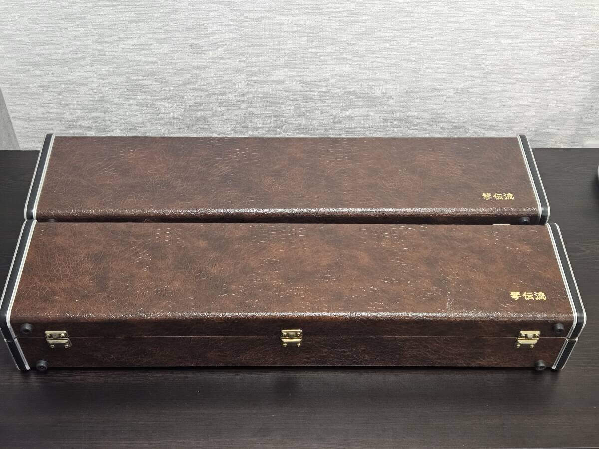 2111 大正琴 琴伝流 敷島 琴 弦楽器 楽器 ハードケース 現状品 2 2111 大正琴 琴伝流 敷島 琴 弦楽器 楽器 ハードケース 現状品 2