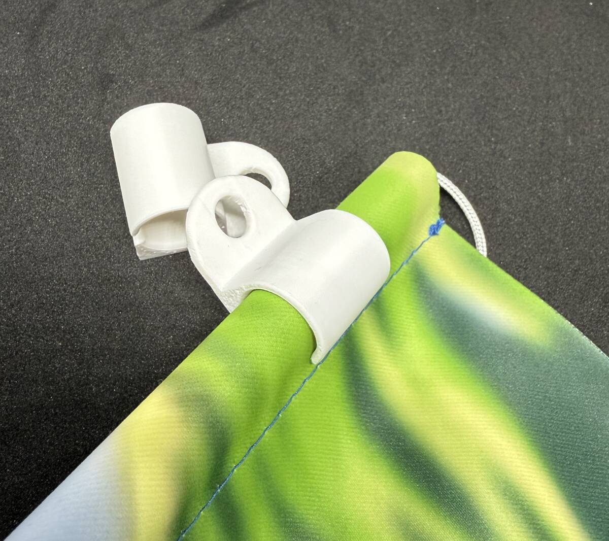 タペストリーホルダー 小サイズ 壁貼り用 内径14mm 推し活にどうぞ! 白 TPS1-W 2個セット_画像4