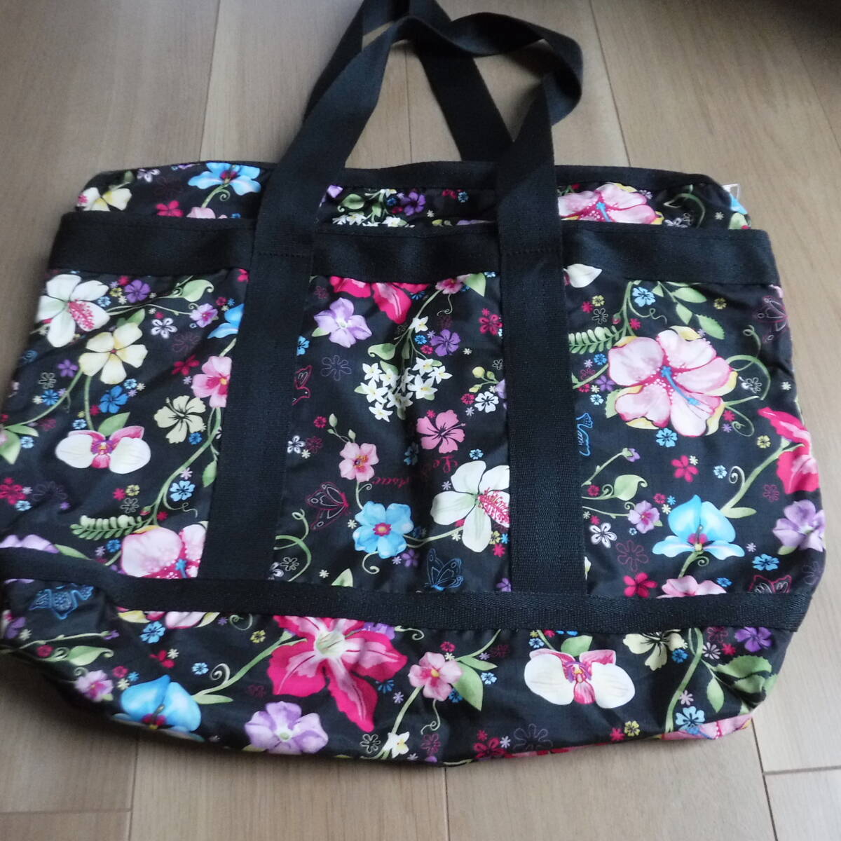 稅不要特価 美品!LESPORTSAC レスポートサック ハワイ DFS限定 トロピカルフローラル ポケットたくさん 大きめ トートバッグ?⑤