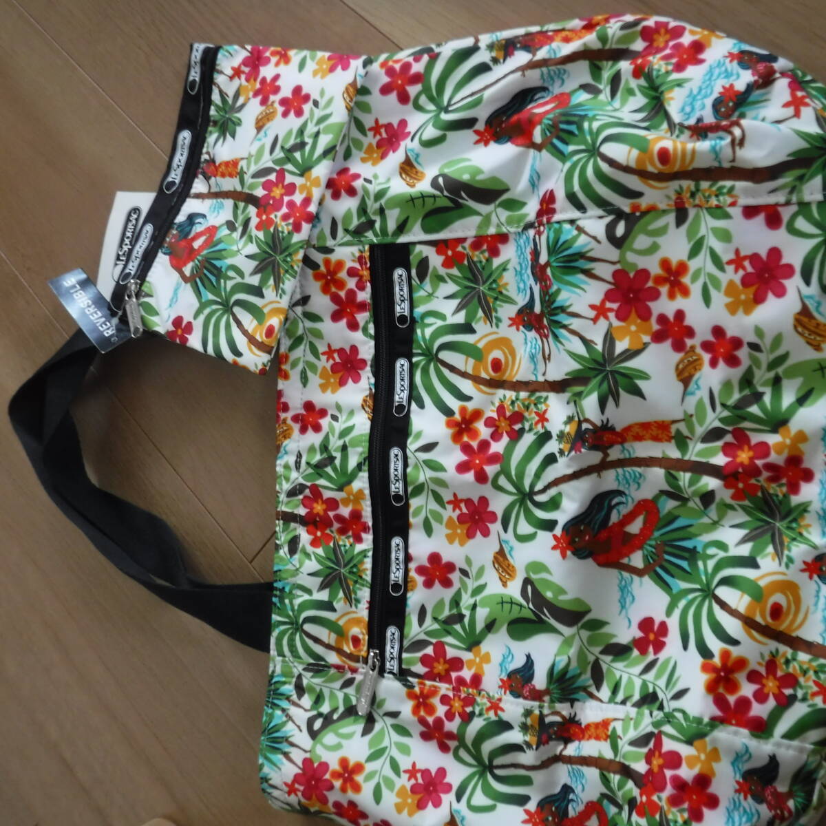 稅不要特価 新品タグ?ポーチ付!LESPORTSAC レスポートサック ハワイ限定 フラガール リバーシブルトート 大きめ トートバッグ?①